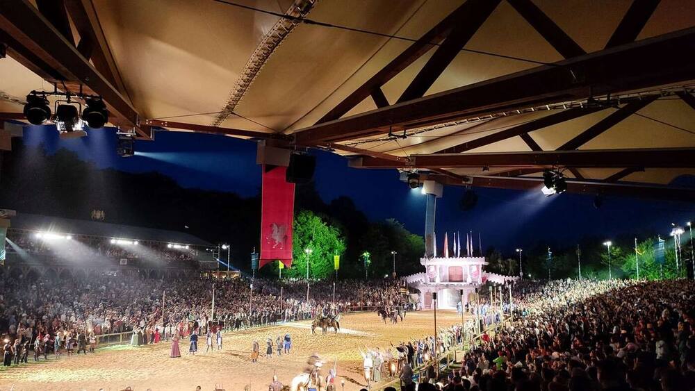 Arenaszene aus Der Feldherr des Königs beim Kaltenberger Ritterturnier
